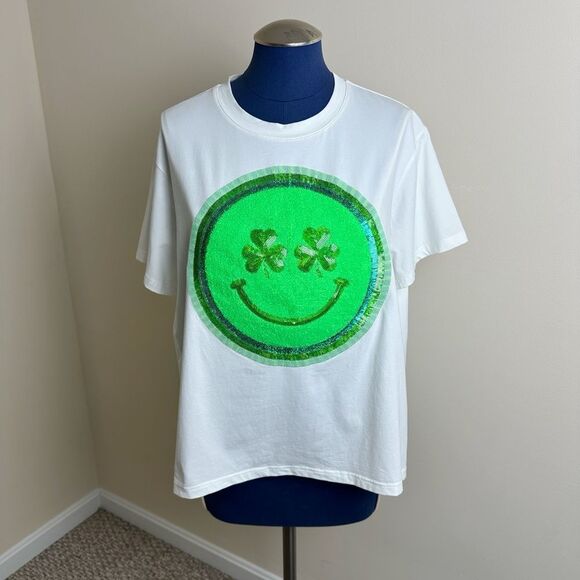 QUEEN OF SPARKLES Shamrock Happy Face T-Shirt Size Large - Picture 1 of 6